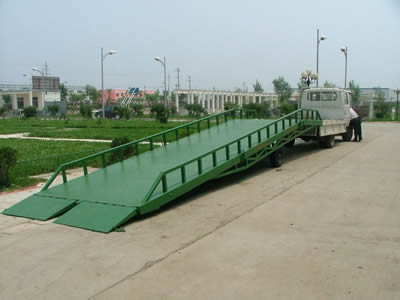 移動(dòng)式登車(chē)橋