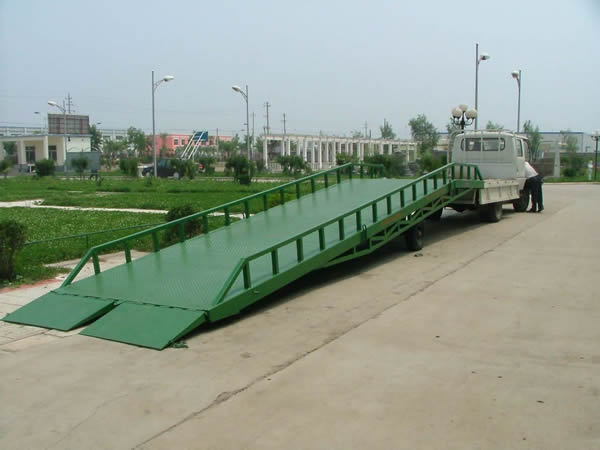 移動(dòng)登車(chē)橋